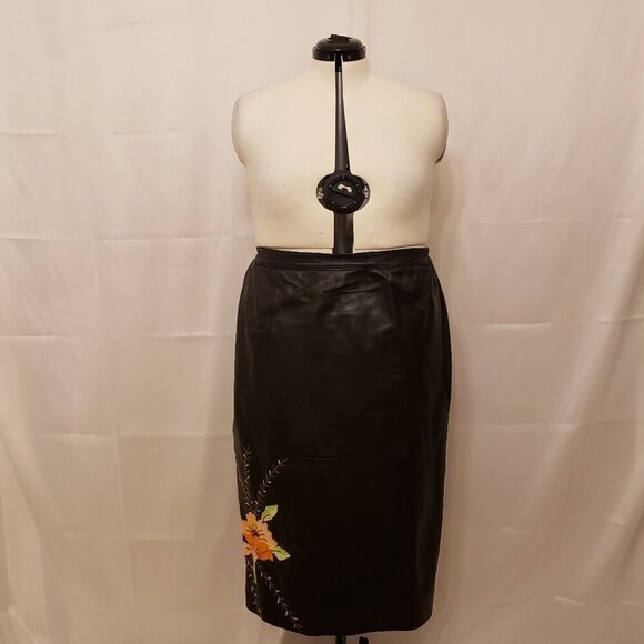 Darshi Women's 2-pc Black Leather Suit with Embroidered Jacket and Skirt, SZ 22 - Picture 7 of 14